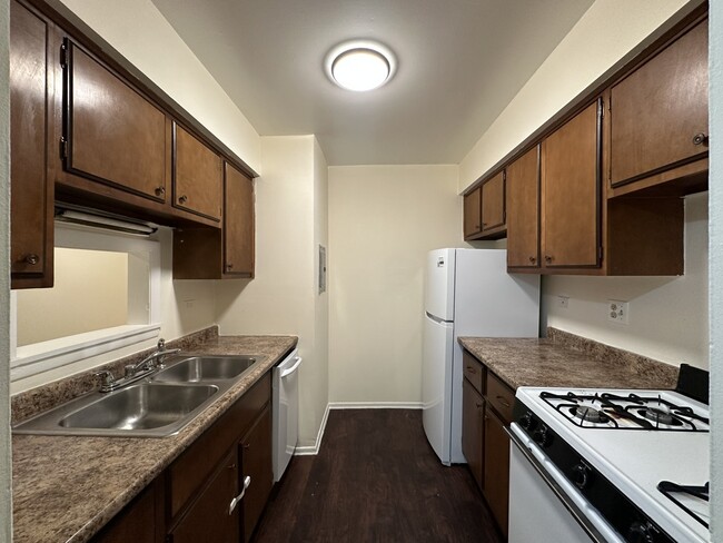 665 W Wrightwood Ave in Chicago, IL - Building Photo - Building Photo