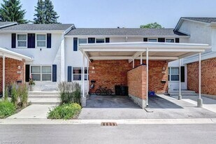 407 Keats Way in Waterloo, ON - Building Photo