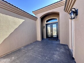 1332 Calle Lago Dr in El Paso, TX - Building Photo - Building Photo