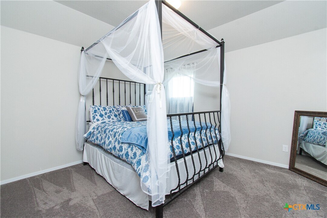 220 Blue Agate Ct in Jarrell, TX - Building Photo