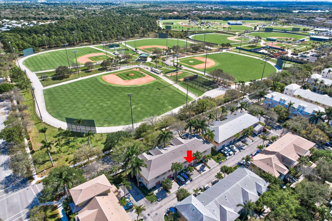 4166 Stadium Dr in Jupiter, FL - Building Photo