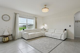 8380 Claw Glades Loop in Wesley Chapel, FL - Foto de edificio - Building Photo