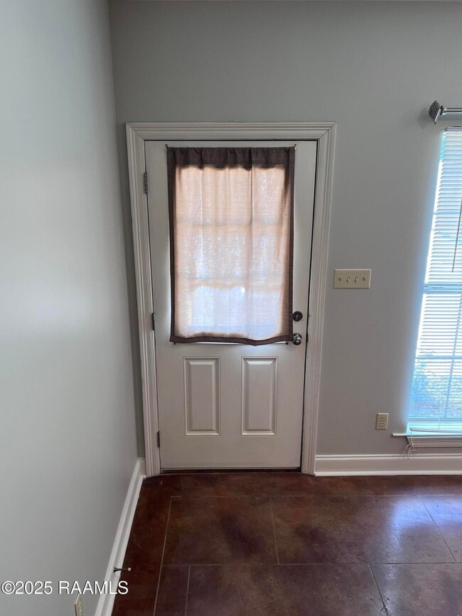 2202 Johnston St in Lafayette, LA - Building Photo - Building Photo