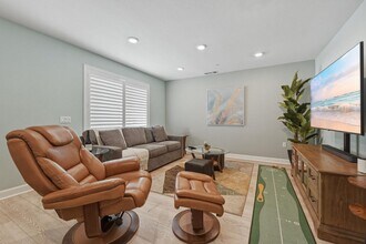 2081 Acara Cir in San Diego, CA - Building Photo - Building Photo