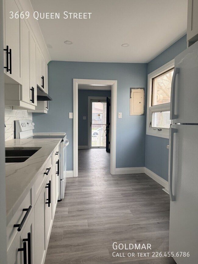 3669 Queen St in Windsor, ON - Building Photo - Building Photo