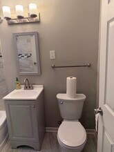 19044 Schoolcraft, Unit Apt 4 in Detroit, MI - Foto de edificio - Building Photo