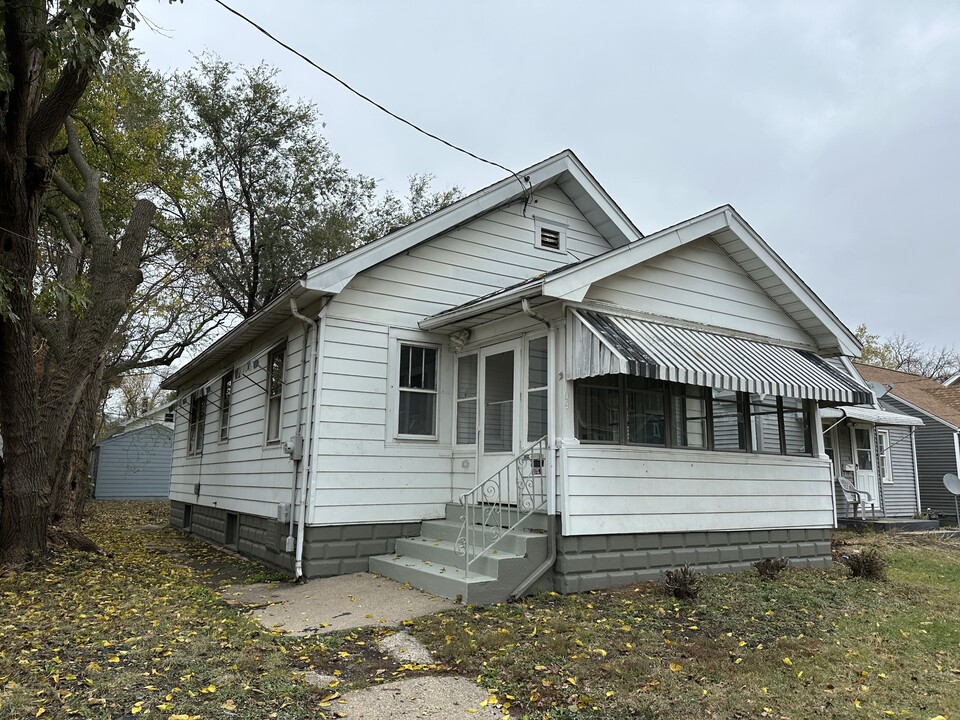 109 E Virginia Ave in Peoria, IL - Building Photo