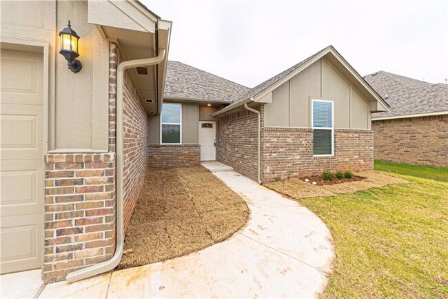 1303 Pebble Pond Dr in Norman, OK - Foto de edificio - Building Photo