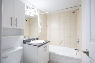 Le St-Laurent Apartments in Québec, QC - Building Photo - Building Photo