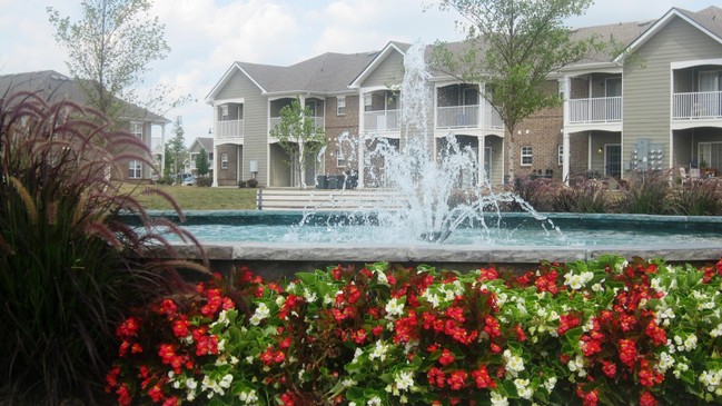 Greystone of Noblesville in Noblesville, IN - Foto de edificio - Building Photo