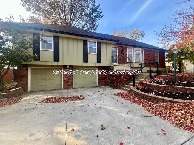 property at 803 NE Mulberry St