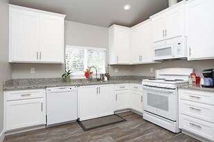 Estates at Wilhaggin in Sacramento, CA - Building Photo