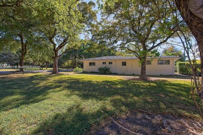 property at 5400 Orduna Dr