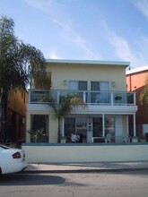 117 Bay Shore Ave in Long Beach, CA - Building Photo - Building Photo