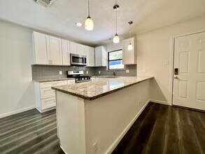3500 Loyola Ln in Austin, TX - Building Photo - Building Photo