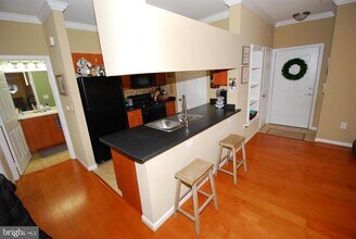 13506 Derry Glen Ct-Unit -103 in Germantown, MD - Building Photo - Building Photo
