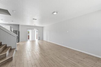 913 Bloomfield Dr in Grand Prairie, TX - Building Photo - Building Photo