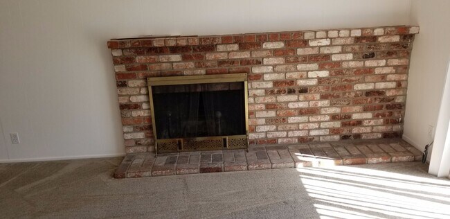 2102 Loyola Dr in Davis, CA - Building Photo - Building Photo