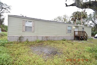 7515 Symmes Rd in Gibsonton, FL - Building Photo - Building Photo