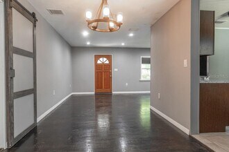 1404 N Garfield Ave in DeLand, FL - Building Photo - Building Photo