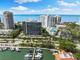 4031 Gulf Shore Blvd N in Naples, FL - Building Photo