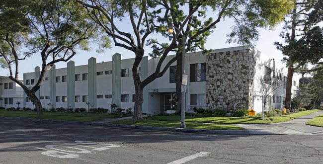 Fullerton Pines Apartments