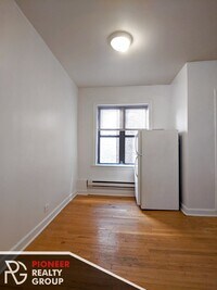 3721 N Pine Grove Ave, Unit 2f photo'