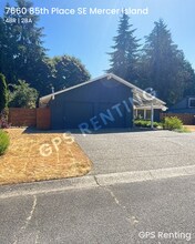 7660 85th Pl SE in Mercer Island, WA - Building Photo - Building Photo