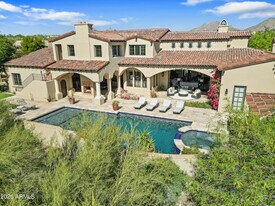 9290 E Thompson Peak Pkwy in Scottsdale, AZ - Building Photo