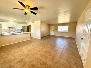 321 E Malibu Dr in Tempe, AZ - Building Photo - Building Photo