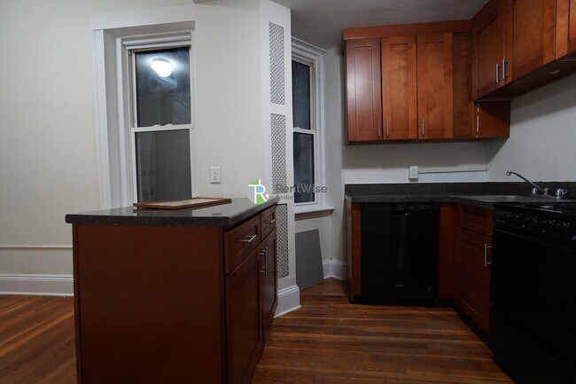 1788 Beacon St in Brookline, MA - Building Photo - Building Photo