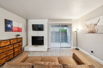 210 W Tarrant Rd in Grand Prairie, TX - Building Photo - Building Photo