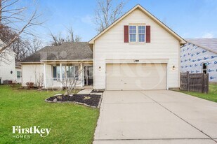 501 Thomas Point Dr in Fortville, IN - Building Photo