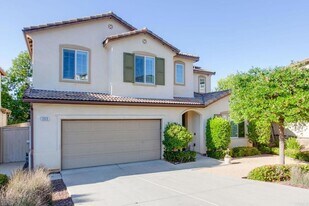 360 Calle Vela in San Marcos, CA - Building Photo