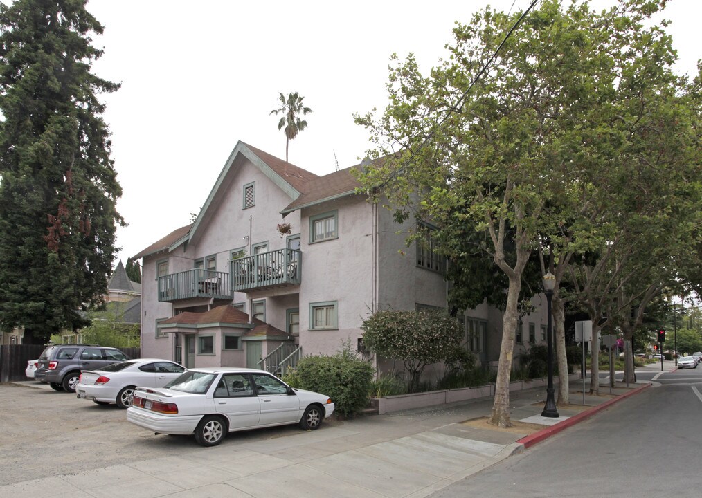 101 E Julian St in San Jose, CA - Building Photo
