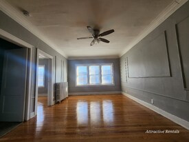 37 W 14th Pl in Chicago Heights, IL - Building Photo