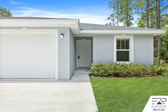 26 Serbian Bellflower Trl in Palm Coast, FL - Building Photo - Building Photo