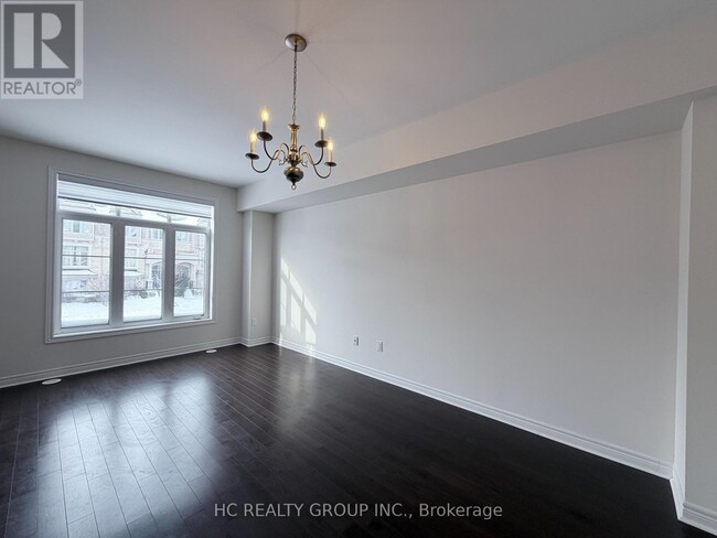 99 Grand Trunk Ave in Vaughan, ON - Building Photo - Building Photo