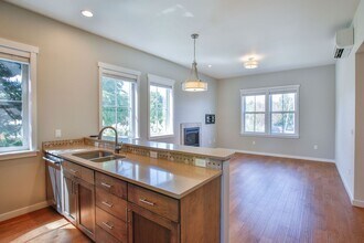 514 Cascade Ave in Langley, WA - Building Photo - Building Photo