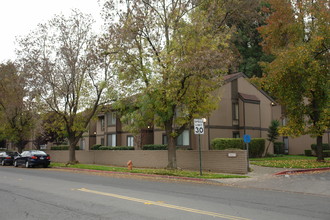 Cherry Lane Apartment in Fremont, CA - Building Photo - Building Photo