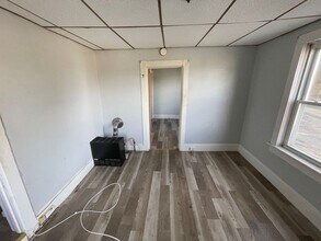 98 Columbia St-Unit -1 in Cohoes, NY - Building Photo - Building Photo
