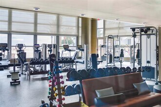 3101 S Ocean Dr, Unit 404 in Hollywood, FL - Foto de edificio - Building Photo