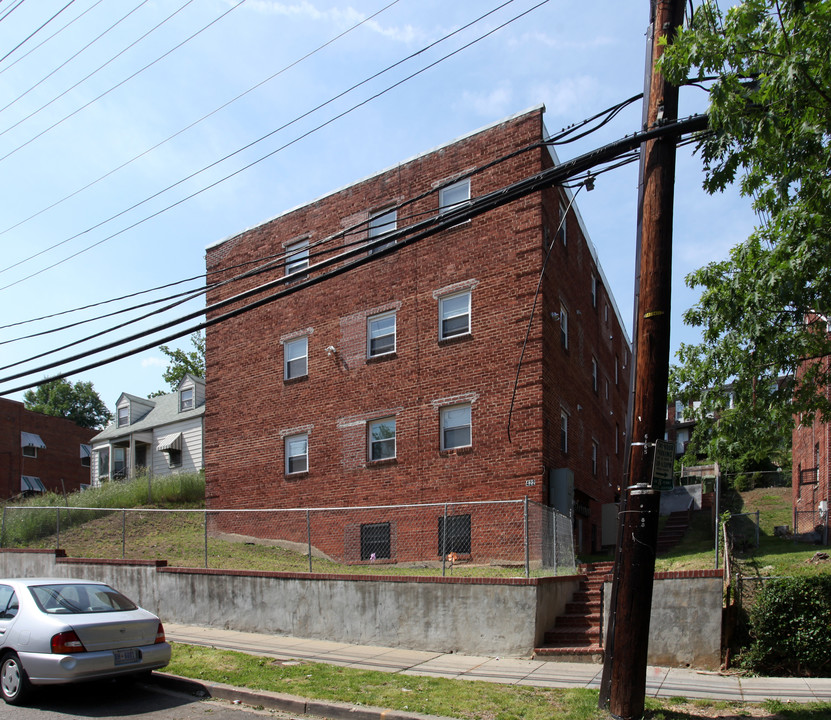 422 Chesapeake St SE in Washington, DC - Building Photo