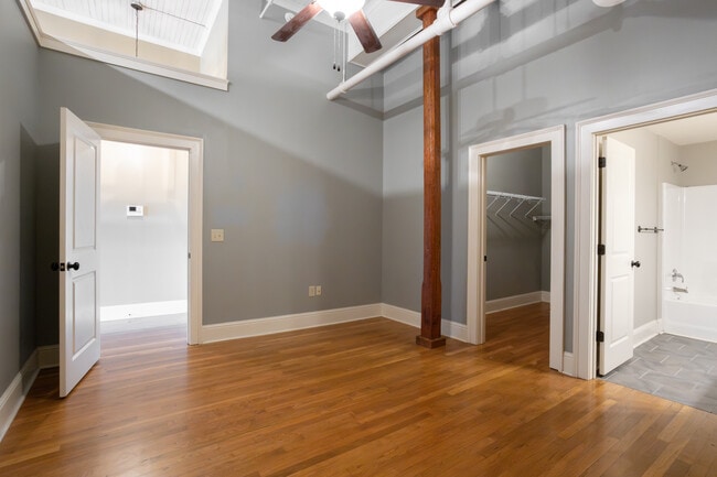 Sterchi & Kessler Lofts in Macon, GA - Foto de edificio - Interior Photo