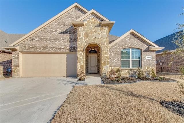 property at 633 Jamestown Ln