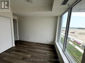 2-322 David Eyer Rd in Richmond Hill, ON - Building Photo - Building Photo