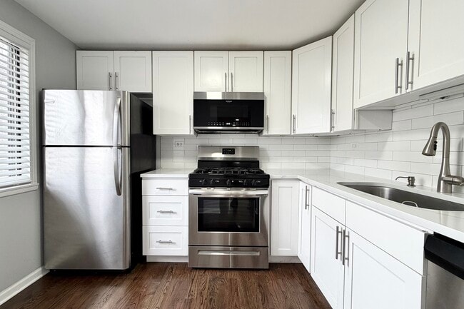 1346 Forestdale Ct in Schaumburg, IL - Building Photo - Building Photo