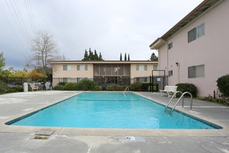 ReNew Arden in Sacramento, CA - Building Photo - Building Photo