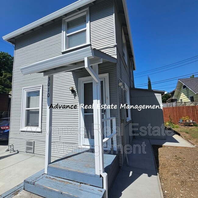 property at 3010 Franklin Blvd