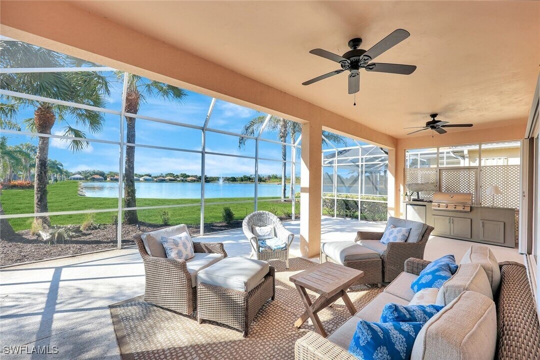 3971 Jasmine Lake Cir in Naples, FL - Building Photo